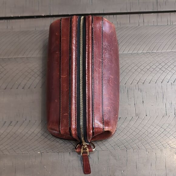 Vintage Bosca Brown Toiletry Bag with Genuine Leather and Zipper Closure - Picture 4 of 16